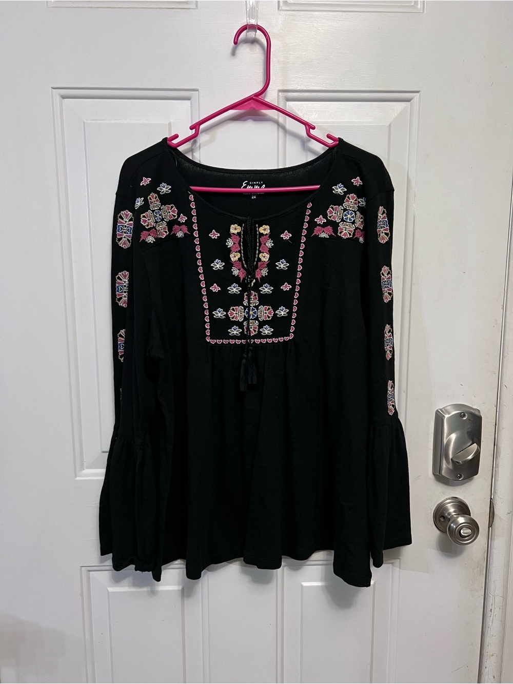 Simply Emma 2X NWT Black Embroidered Peasant Top Boho Bell Sleeves Tassel